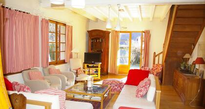 ST-JORIOZ, 150M du Lac, chalet 190m2,jardin , 10pers