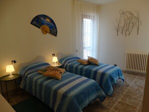 2 habitaciones, cuna de viaje, wifi gratis y ropa de cama 