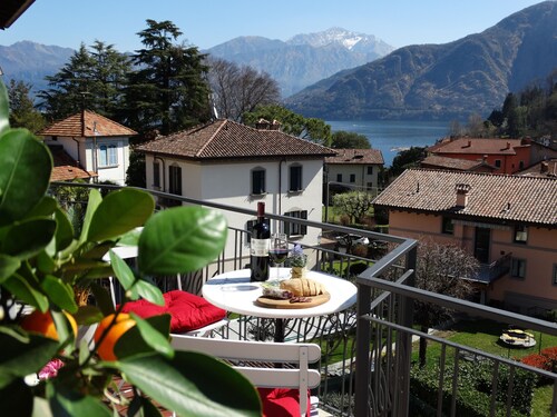 ¡Apartamento moderno, ubicación central! Terraza soleada! ¡Estacionamiento!