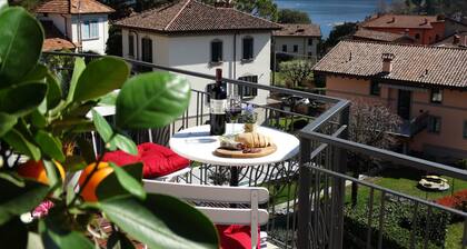 ¡Apartamento moderno, ubicación central! Terraza soleada! ¡Estacionamiento!