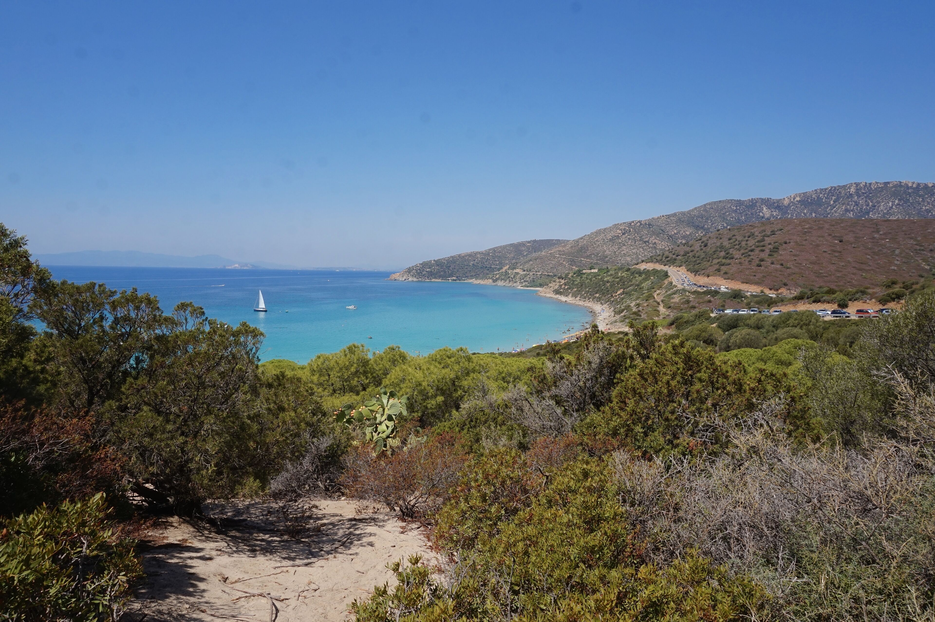 Sulla spiaggia, lettini da mare