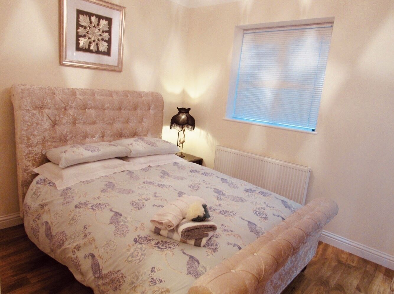 2 多间卧室、熨斗/熨衣板、WiFi、床单