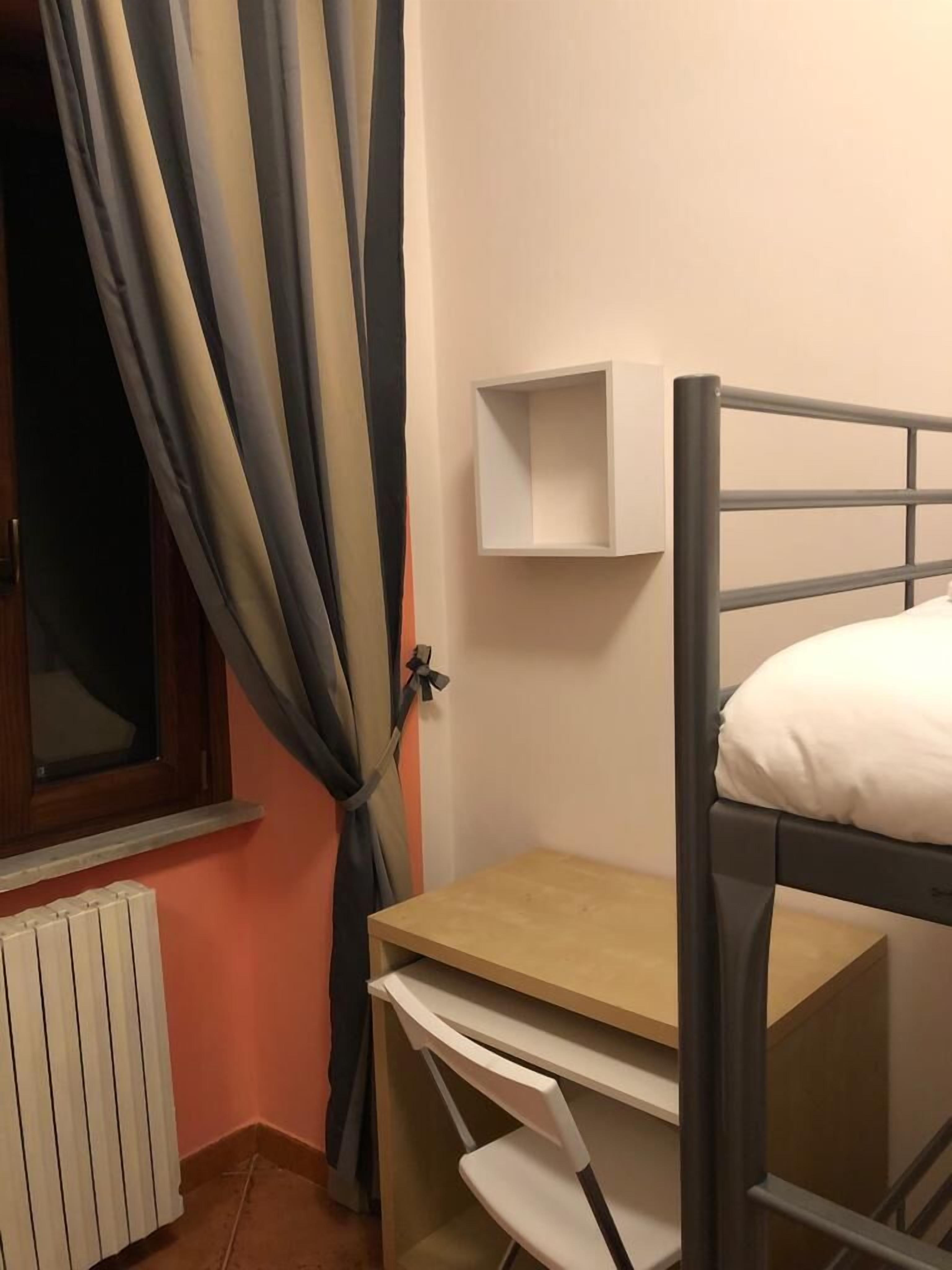 2 dormitorios, tabla de planchar con plancha, wifi y ropa de cama