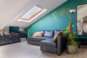 Fernseher, Bücher, Stereoanlage