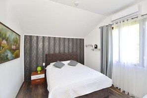 3 chambres, coffres-forts dans les chambres, chambres insonorisées