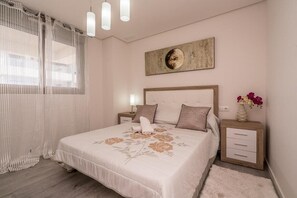 2 bedrooms, iron/ironing board, free WiFi, bed sheets