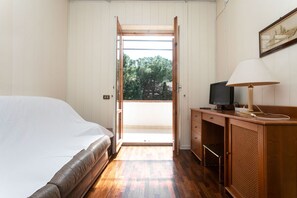4 chambres, bureau, Wi-Fi, draps fournis