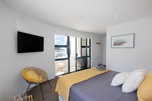 3 bedrooms, soundproofing, iron/ironing board, free WiFi