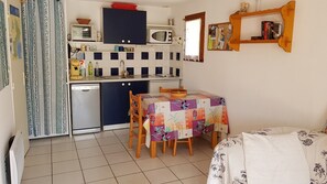 Réfrigérateur, four, lave-vaisselle