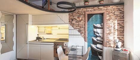 Fridge, oven, stovetop, coffee/tea maker