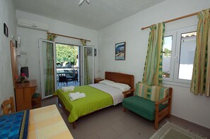 Comfort studio, uitzicht op tuin | Hypoallergeen beddengoed, geluiddichte muren, gratis babybedden