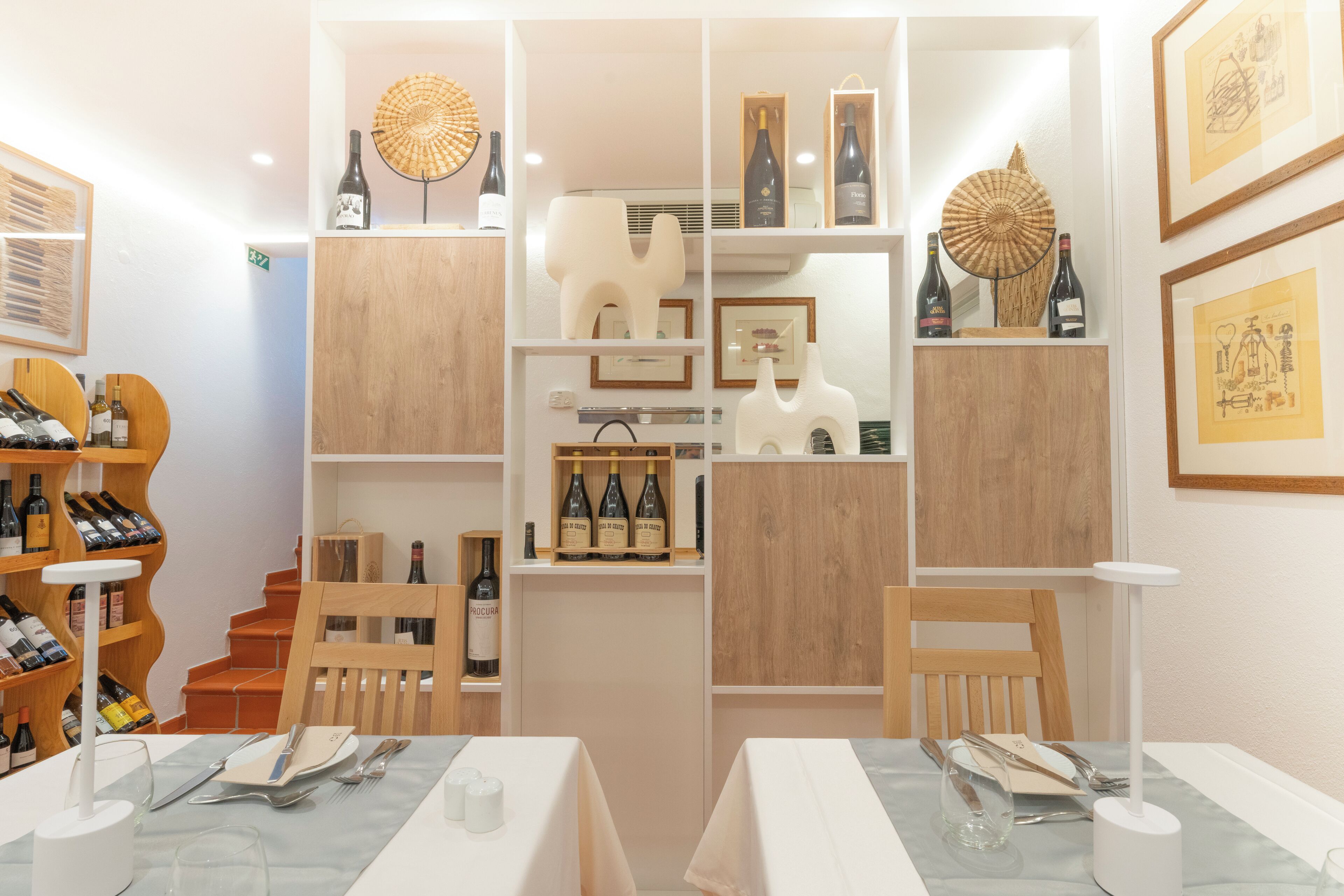 Se sirven desayunos, comidas, cenas y cocina regional 