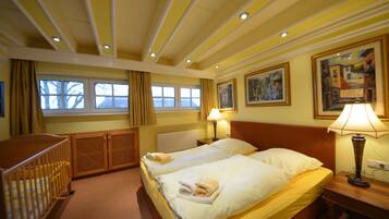 4 Schlafzimmer, Bügeleisen/Bügelbrett, Internetzugang, Bettwäsche