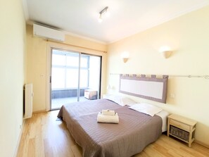 3 bedrooms, Internet, bed sheets - Viva Riviera Cosy and Large 2 Bedrooms with balcony (Cannes)