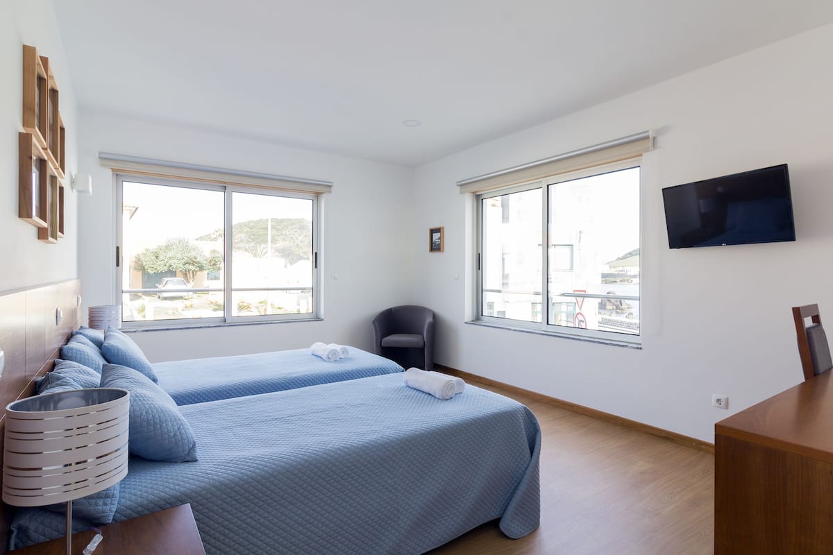 Double or Twin Room (Casa dos Dabney) | 1 bedroom, memory foam beds, minibar, individually decorated