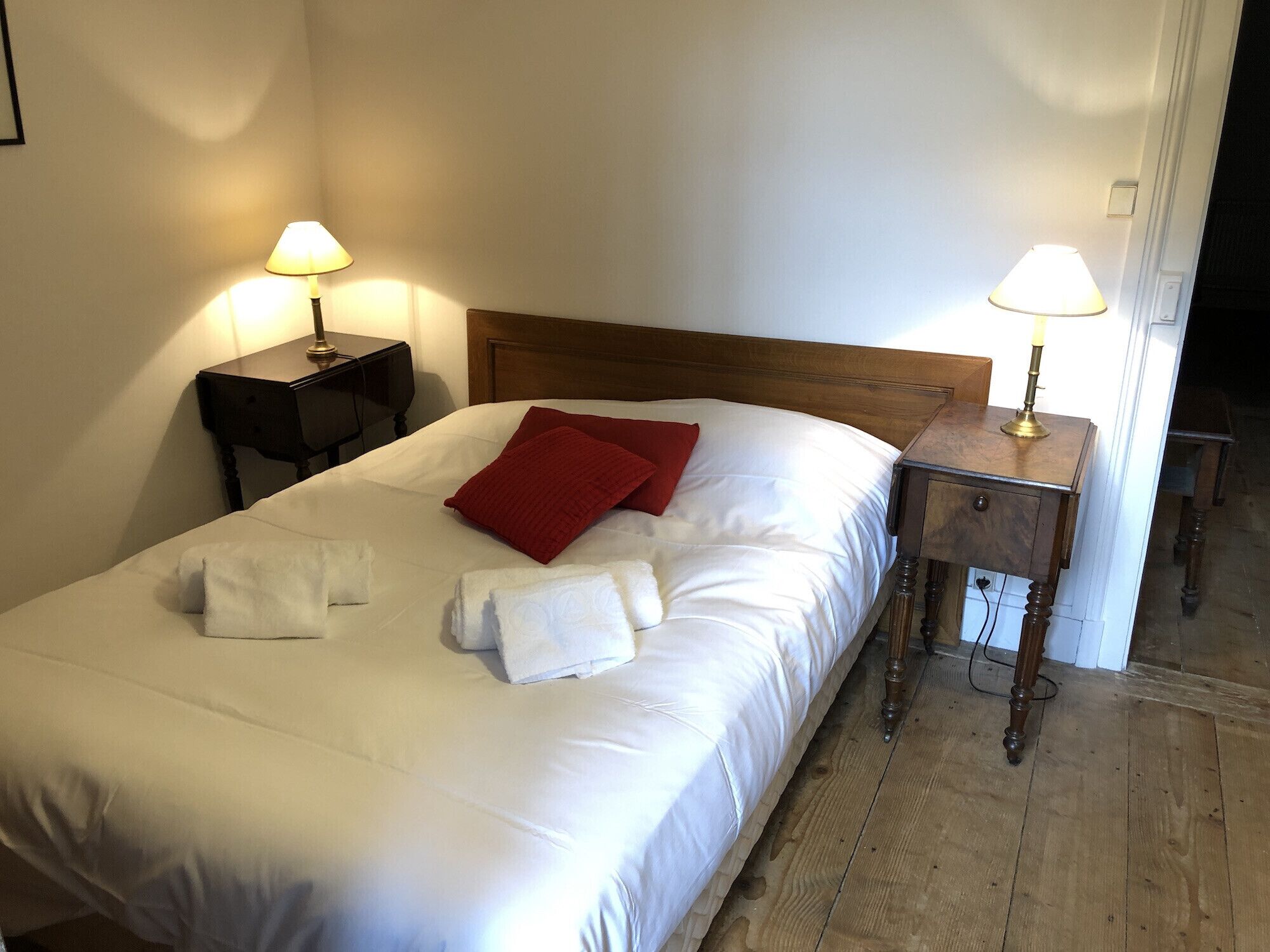 6 bedrooms, free WiFi, bed sheets