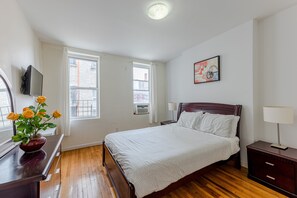 2 habitaciones, tabla de planchar con plancha, wifi y ropa de cama 