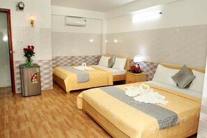 Escritorio, insonorización, wifi gratis y ropa de cama 