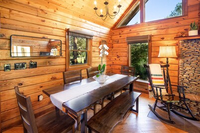 Great Smoky Mountain Private Luxury Riverfront Countryside Cabin 