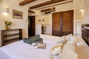 5 habitaciones, tabla de planchar con plancha y wifi gratis 