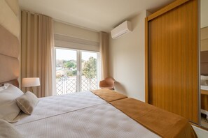 2 bedrooms, in-room safe, iron/ironing board, travel cot