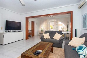 Smart TV, fireplace, video games, DVD player - CH Villa Mare Ciudad Quesada (Ciudad Quesada)
