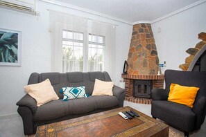 Smart-TV, Kamin, Videospiele, DVD-Player