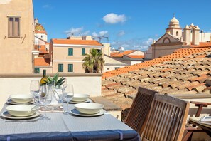 تناول الطعام بالخارج