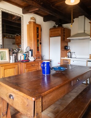 Fridge, microwave, oven, stovetop - Homerez - House St Constant Fournoules (St Constant Fournoules)