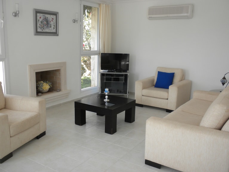 Villa 3 Chambres - Piscine; Vues Sur La Mer; Wifi Gratuit; Climatisation; Tv: Beach 2 Minutes à Pied - Kalkan