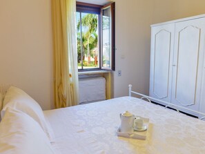 2 bedrooms, in-room safe, free WiFi, bed sheets