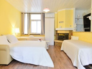 2 Schlafzimmer, Zimmersafe, kostenloses WLAN, Bettwäsche