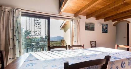 GROSSE VILLA mit 3 Wohnungen und Tennisplatz, 15/17 Personen 1 km vom Meer entfernt