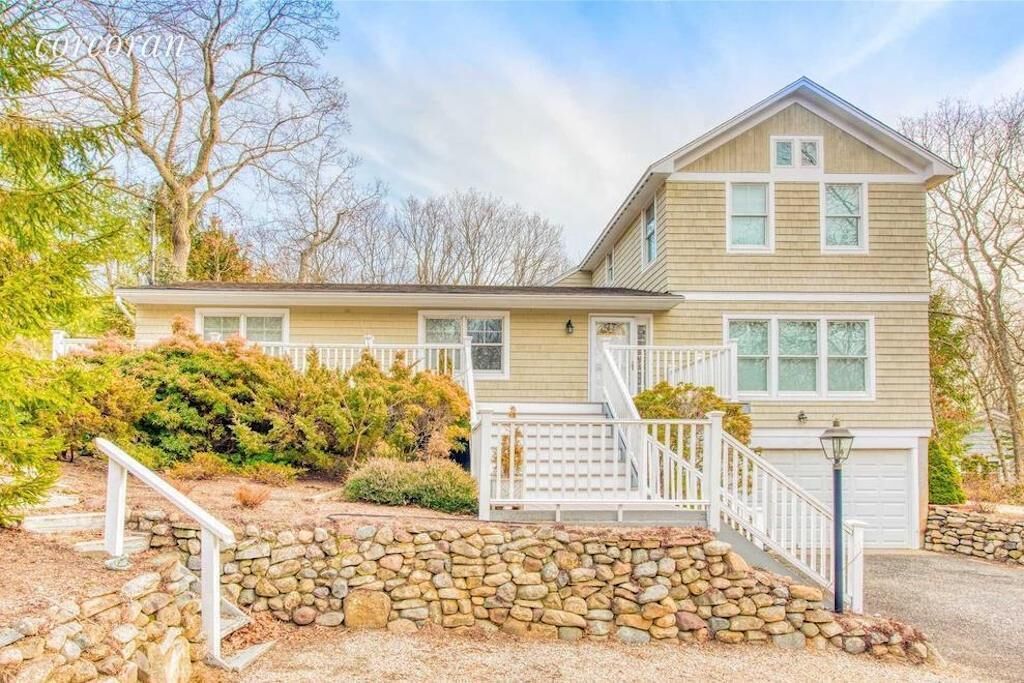 Exclusive Nassau Point House with Pool and Deeded Beach!