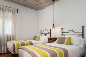 1 bedroom, iron/ironing board, WiFi, bed sheets - Central, close to the beach, unique and picturesque (Conil de la Frontera)