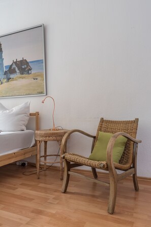 Desk, iron/ironing board, free WiFi, bed sheets - Privatzimmer in bester Altstadtlage (Tuebingen)