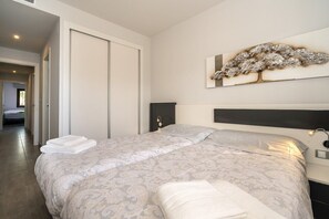 2 bedrooms, iron/ironing board, free WiFi, bed sheets