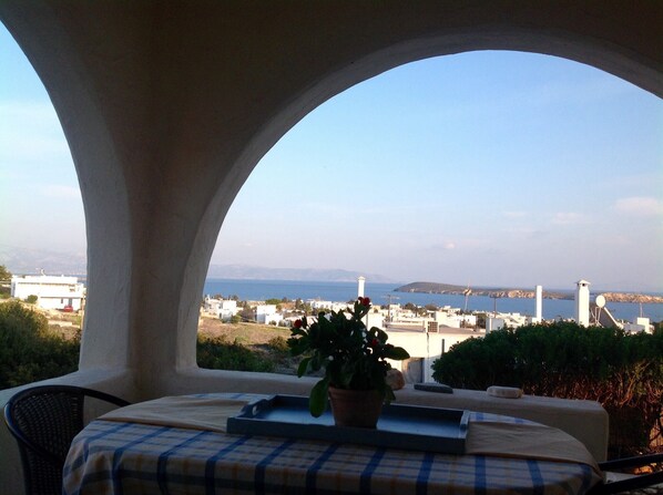 Property grounds - SUPERB-view house, walking distance to the beach! (Paros)