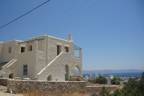 Exterior - SUPERB-view house, walking distance to the beach! (Paros)