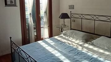 2 Schlafzimmer, Zimmersafe, Bügeleisen/Bügelbrett, kostenloses WLAN