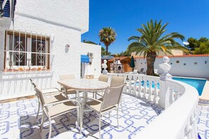 Outdoor dining - CH Villa Sola Ciudad Quesada (Ciudad Quesada)