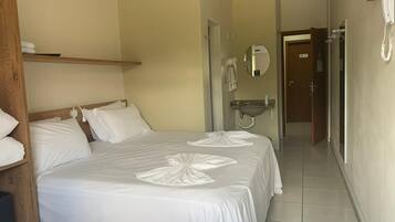 Standard Twin Room, 1 Queen Bed | Minibar, blackout drapes, free WiFi, bed sheets
