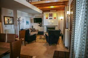 Smart TV, fireplace, video games, DVD player