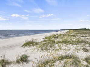 På stranden