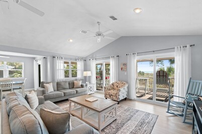 Dolphin Cove -  Gulf Front, Pet Friendly, Large Screened In Deck, Family Friendly, Sleeps 8