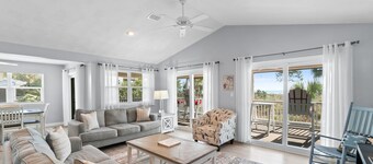 Dolphin Cove - Gulf Front, Pet Friendly, Large Screened In Deck, Family Friendly, Sleeps 8