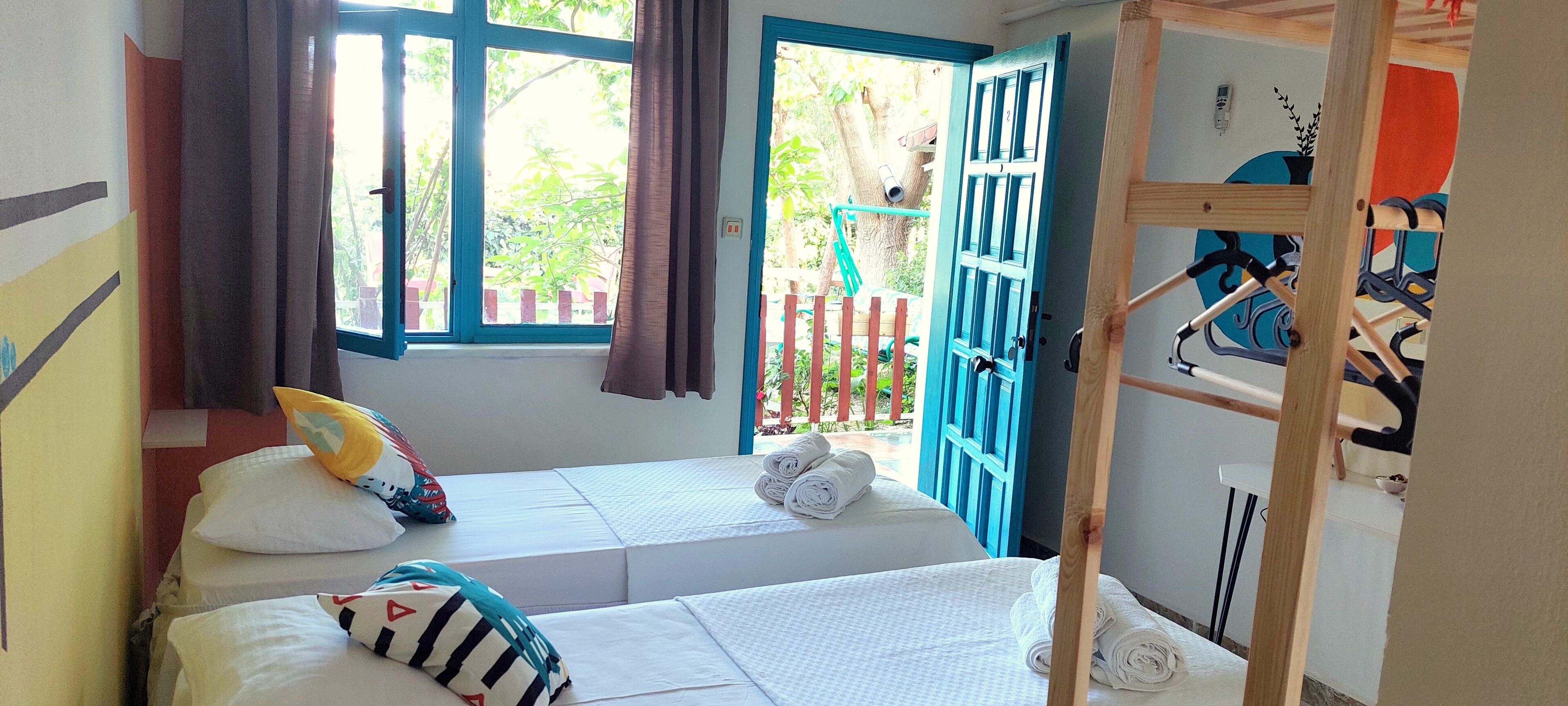 standard double or twin room | desk, blackout curtains, soundproofing, iron/ironing board