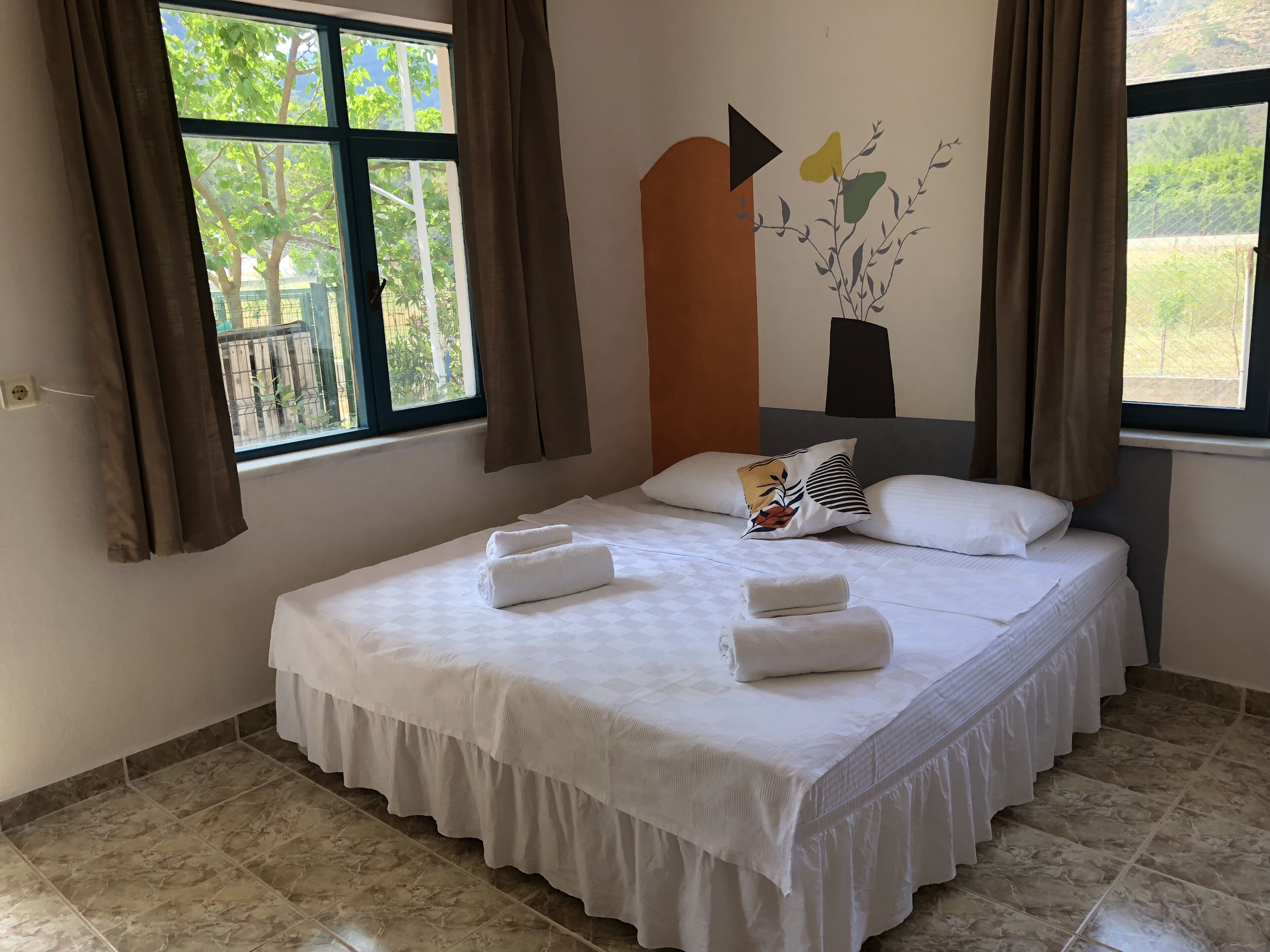 standard triple room | desk, blackout curtains, soundproofing, iron/ironing board