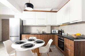 Microwave, oven, coffee/tea maker, electric kettle