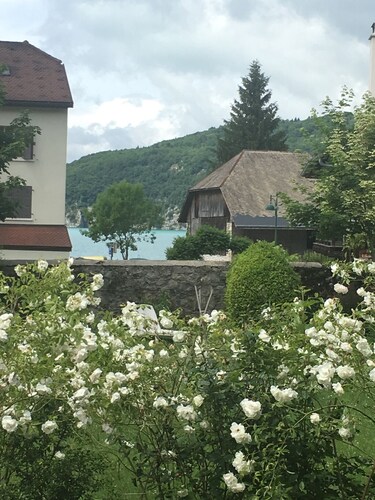 DUINGT, alte Bergerie, hochwertige Renovierung, 100 m vom See entfernt.